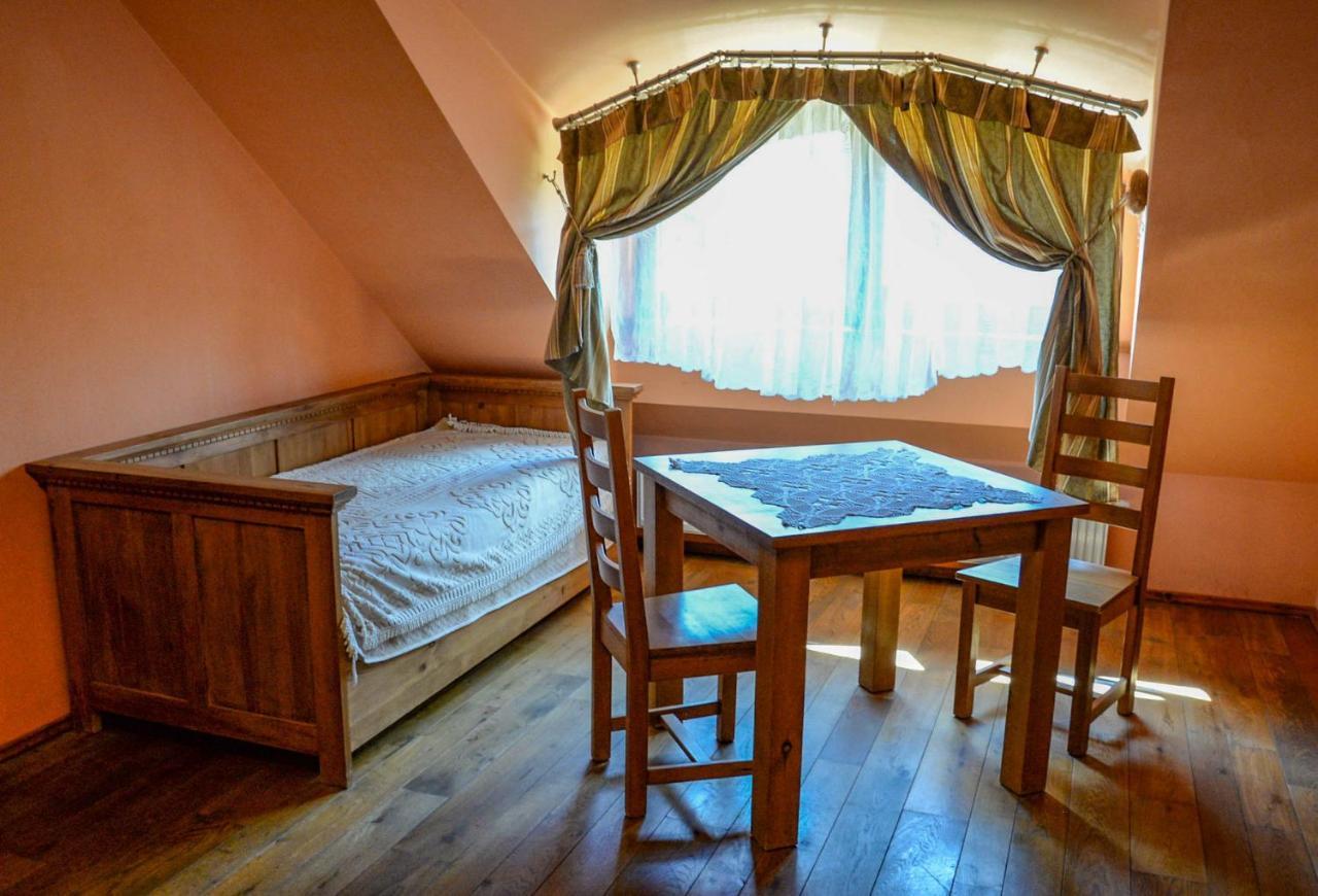 Karczma Regionalna Hotel Goscinna Chata Wysowa-Zdrój المظهر الخارجي الصورة